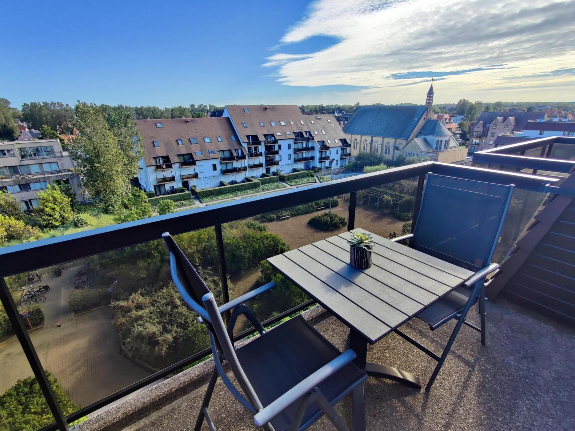 Recent Vernieuwd Appartement Met Zeezicht En Een Gratis Parkeerplaats Коксейде Экстерьер фото