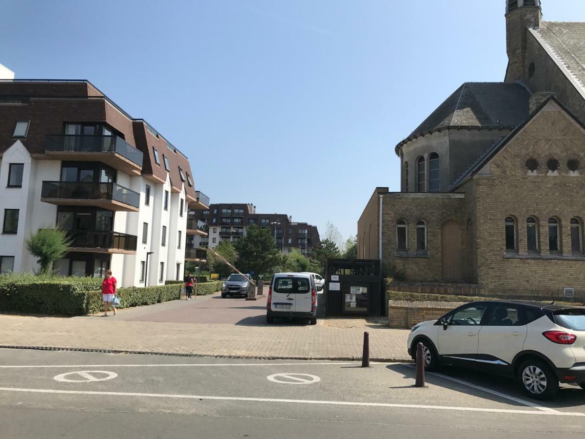 Recent Vernieuwd Appartement Met Zeezicht En Een Gratis Parkeerplaats Коксейде Экстерьер фото